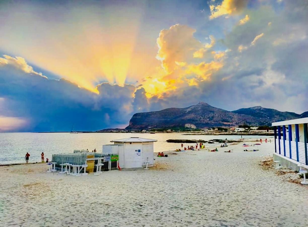 Stabilimento Lido Burrone Bed and Breakfast Φαβινιάνα Εξωτερικό φωτογραφία