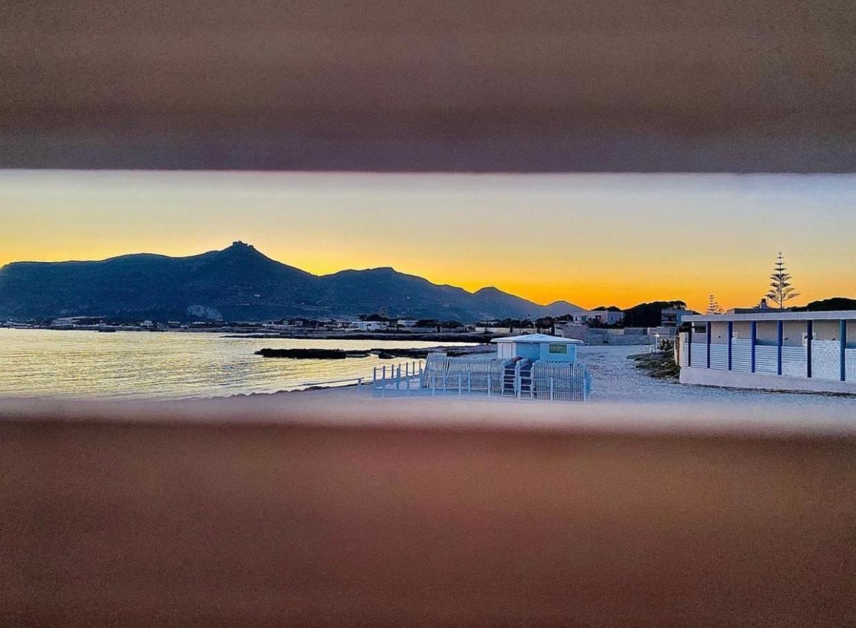 Stabilimento Lido Burrone Bed and Breakfast Φαβινιάνα Εξωτερικό φωτογραφία